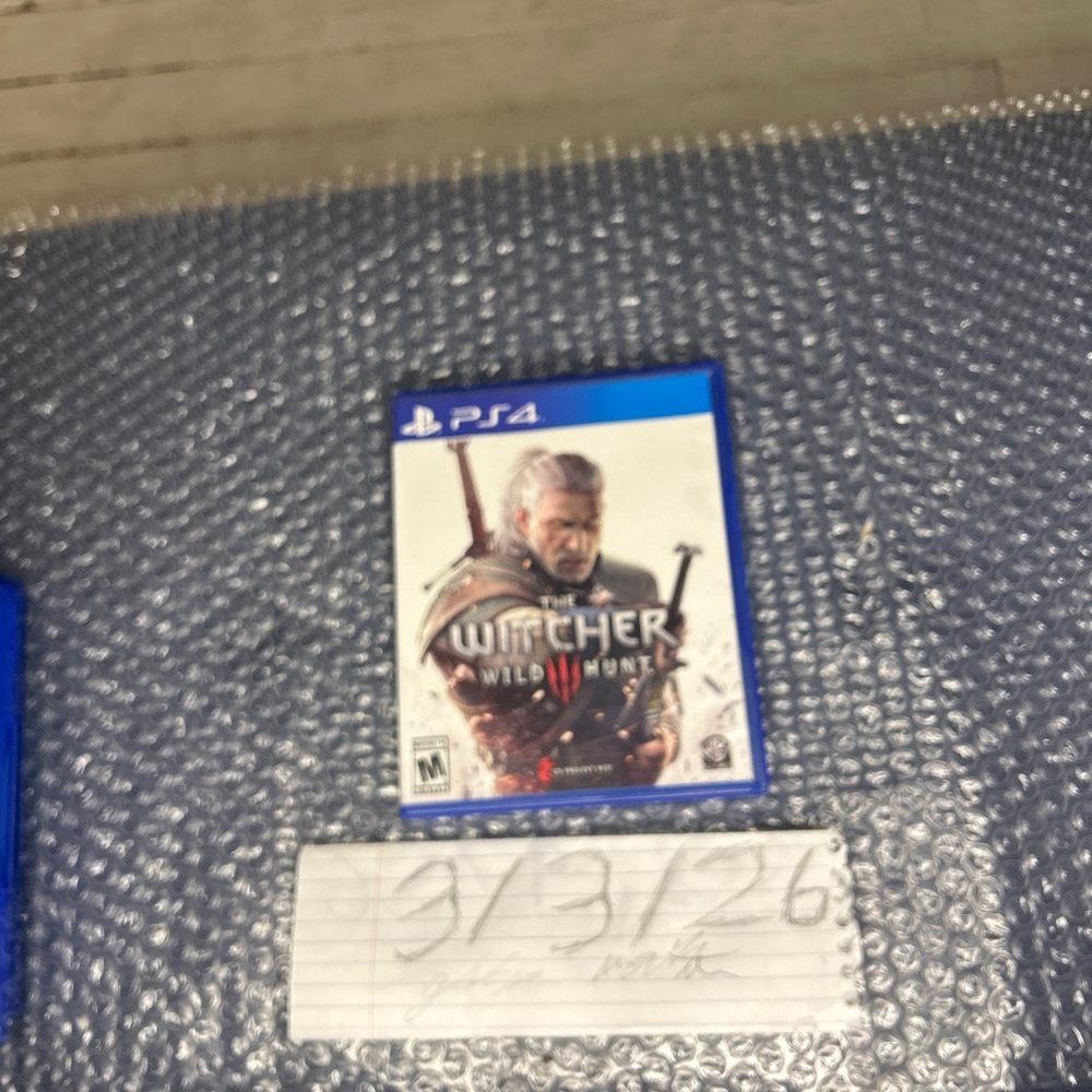 PS4 The Witcher 3: Wild Hunt - White/Grey Cover